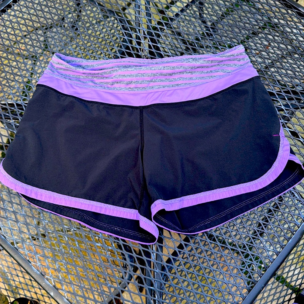 Lululemon running shorts sz 6